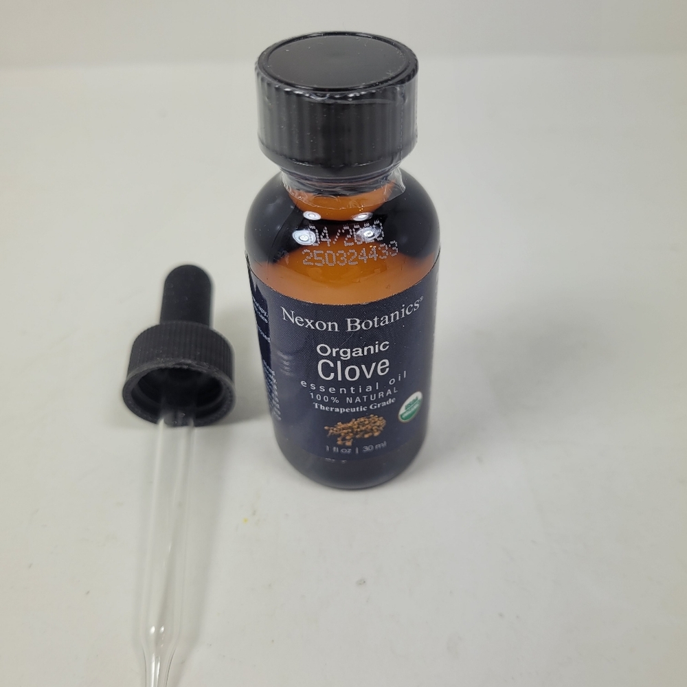 Nexon Botanics Organic Clove Essential Oil - Picture 2 of 13